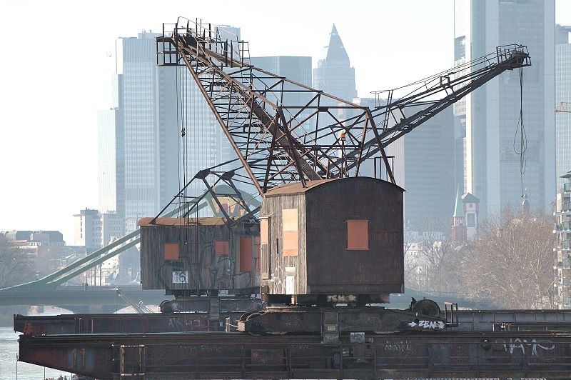 Alte Kräne am Osthafen